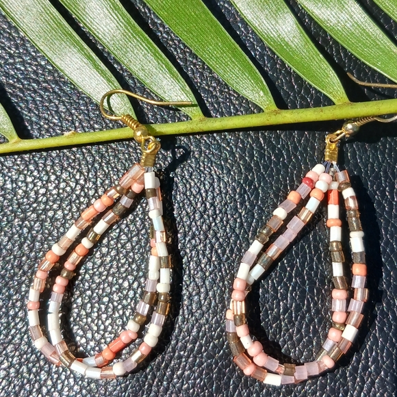 2 items Memory Coil Bracelet & Bead Earring Pink, Rose, Brown & Coral colors - Picture 9 of 15